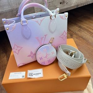 Louis Vuitton limited edition Sunset ONTHEGO PM SOLD OUT everywhere